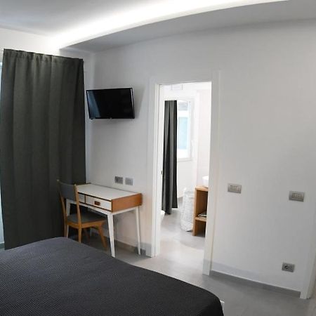 Golden Beach Residence Fregenae Esterno foto
