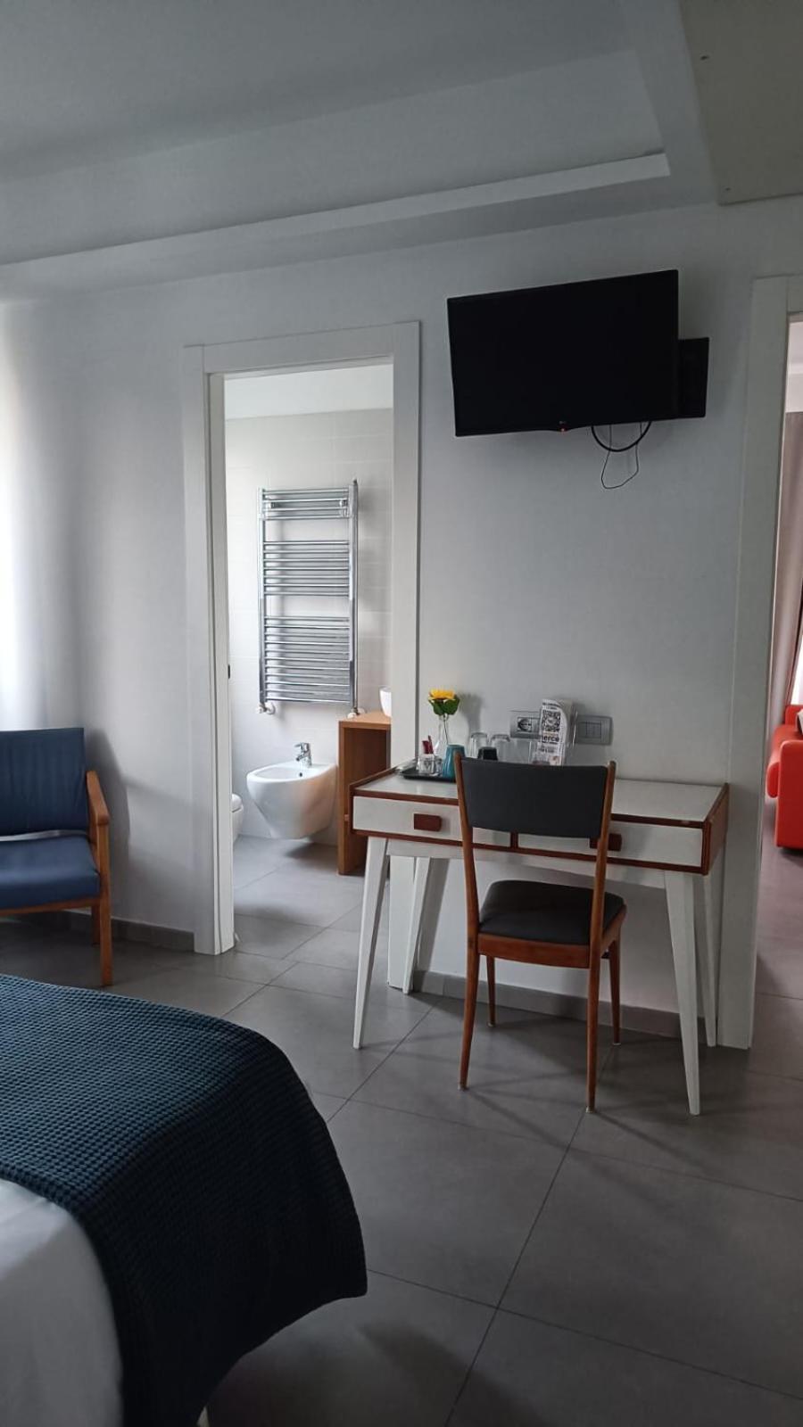 Golden Beach Residence Fregenae Esterno foto