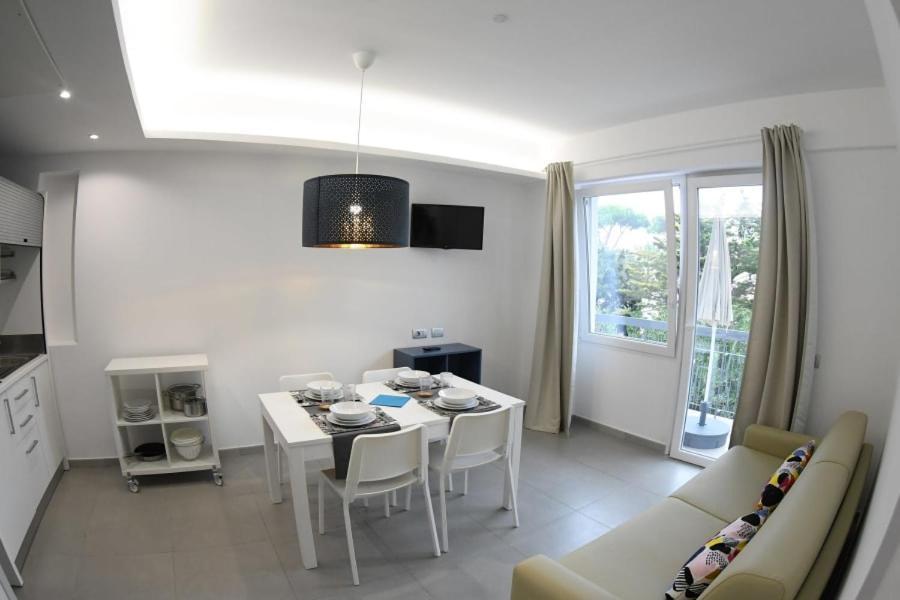 Golden Beach Residence Fregenae Esterno foto